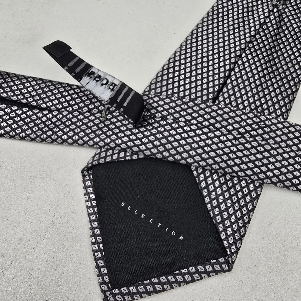 Hugo Boss Selection Mens Tie Black Silver Textured Geometric Silk 59